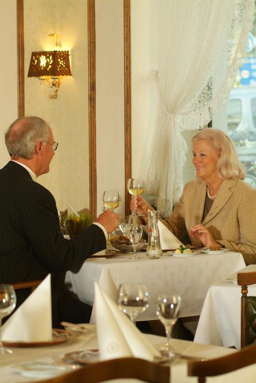 Ringhotel Giffels Goldener Anker Bad Neuenahr-Ahrweiler Bagian luar foto