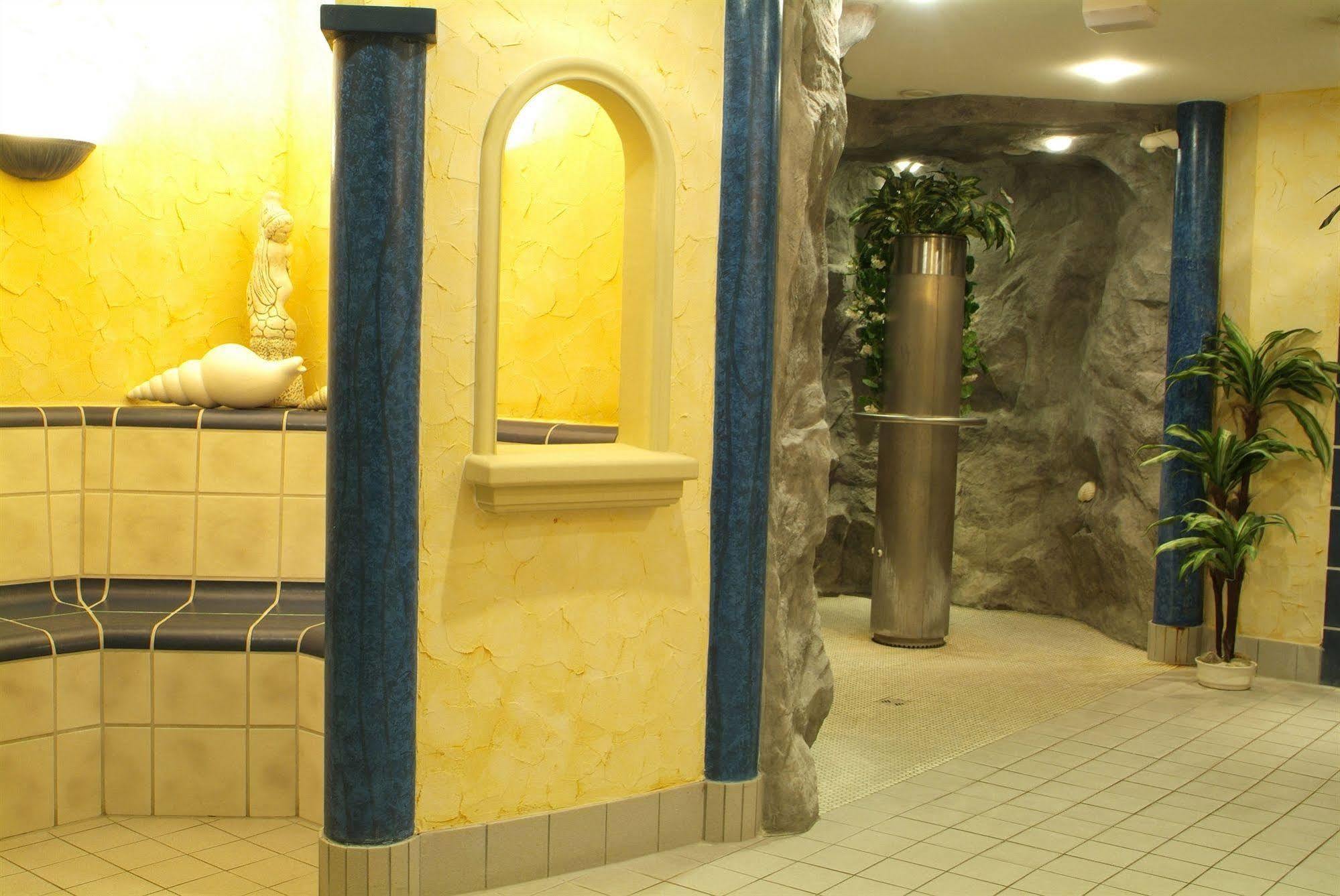 Ringhotel Giffels Goldener Anker Bad Neuenahr-Ahrweiler Bagian luar foto