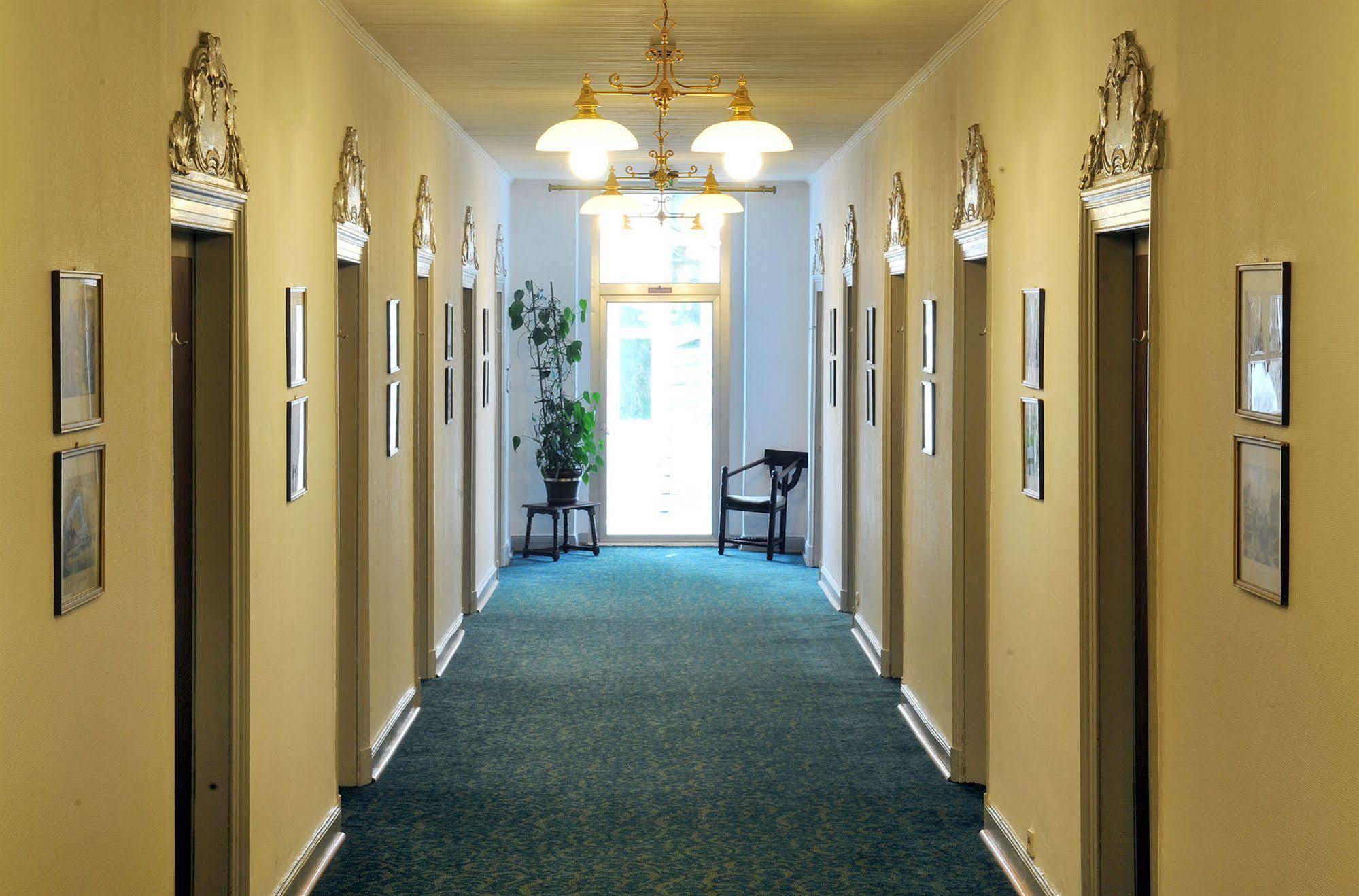 Ringhotel Giffels Goldener Anker Bad Neuenahr-Ahrweiler Bagian luar foto